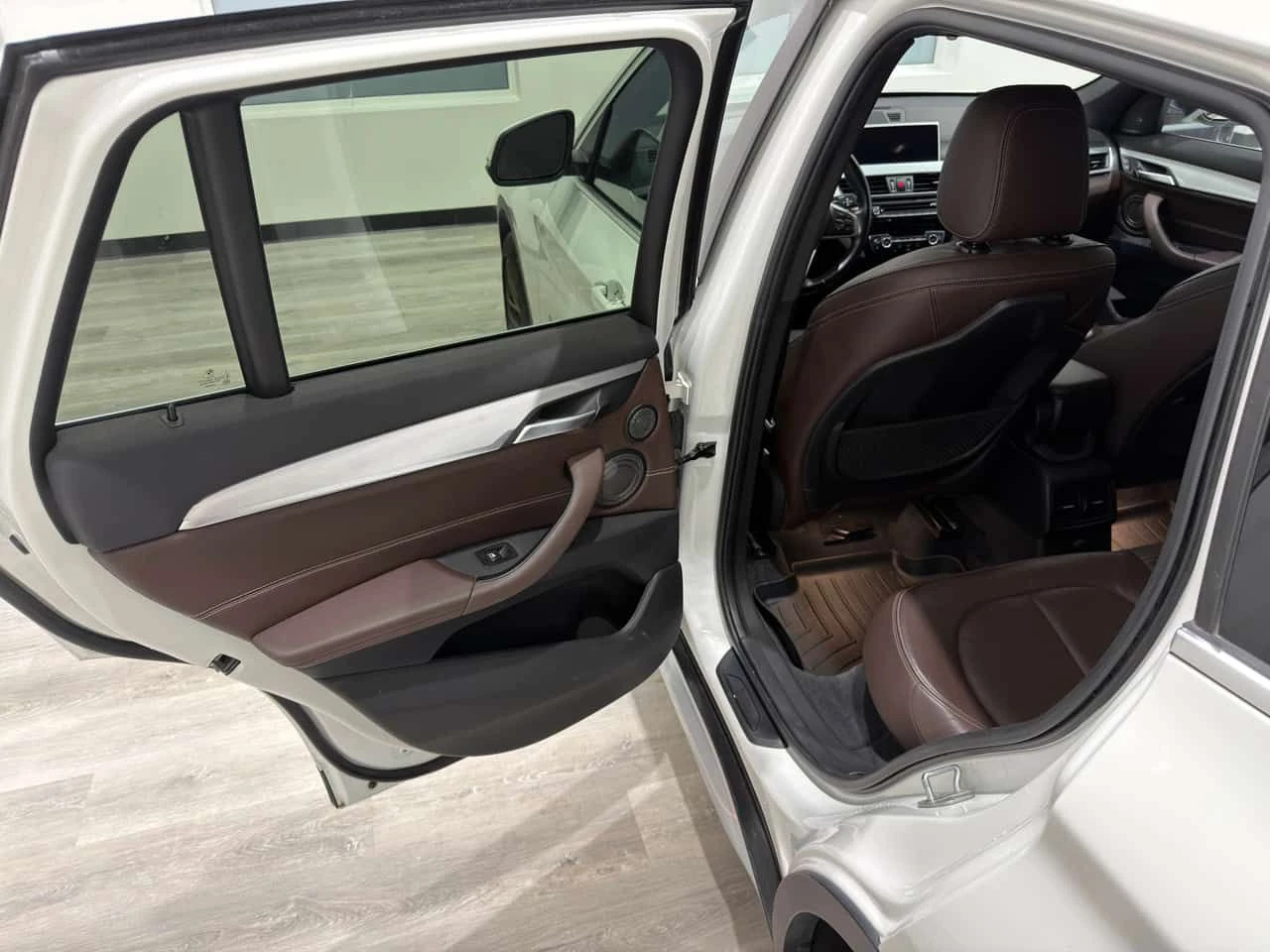 BMW X1 xDrive28i/KEYLESS/��������/�������� | Mobile.bg � ����������� 14