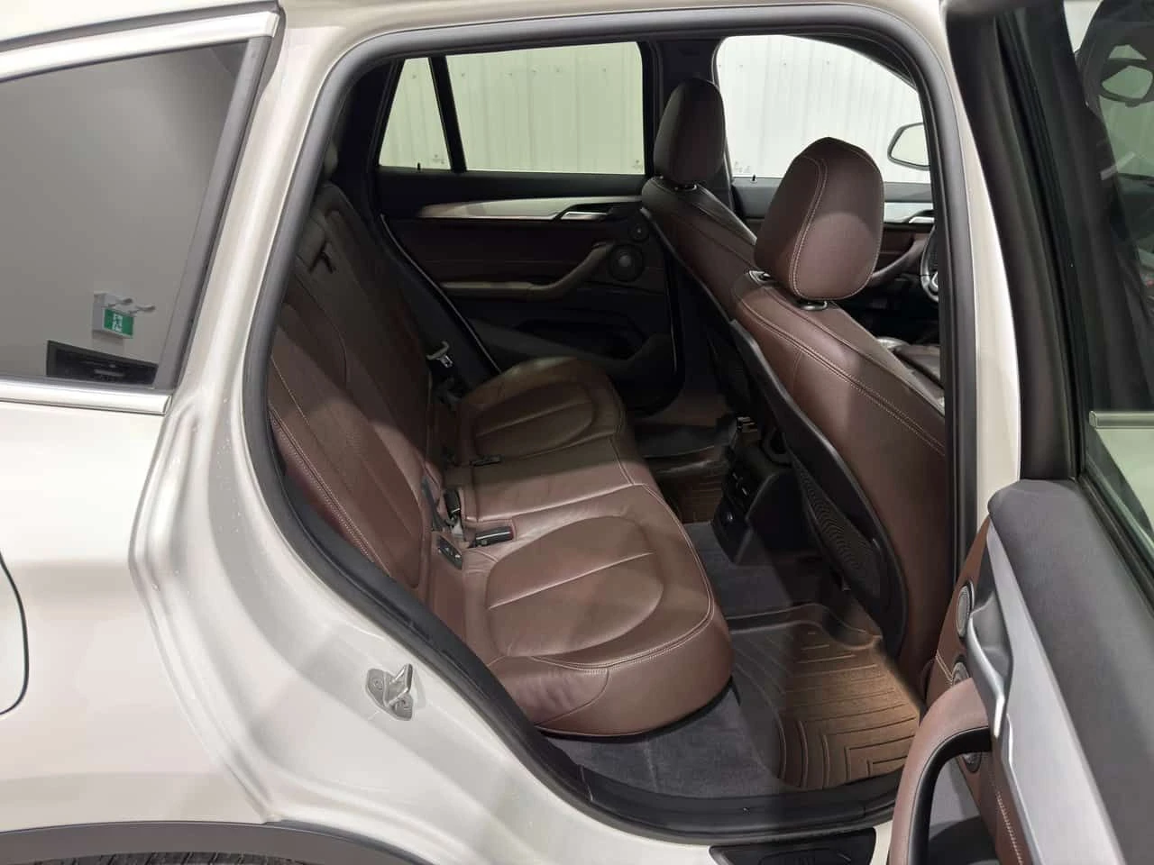 BMW X1 xDrive28i/KEYLESS/ПАНОРАМА/ПОДГРЕВИ - изображение 9