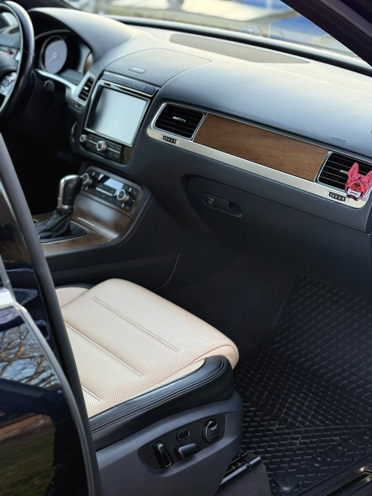 VW Touareg EXCLUSIVE ГАРАНЦИЯ, снимка 11 - Автомобили и джипове - 53933170