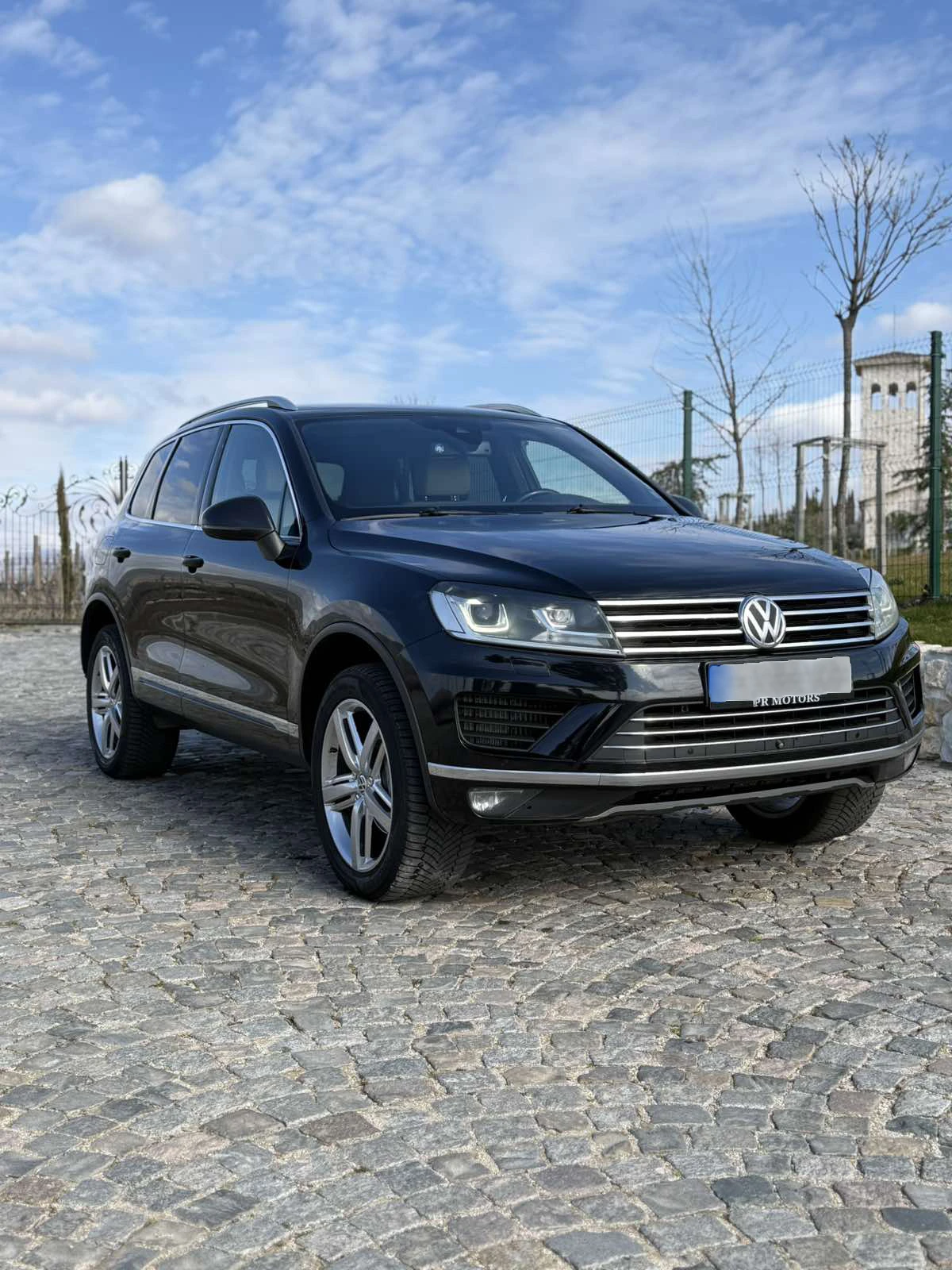 VW Touareg EXCLUSIVE ГАРАНЦИЯ, снимка 2 - Автомобили и джипове - 53933170