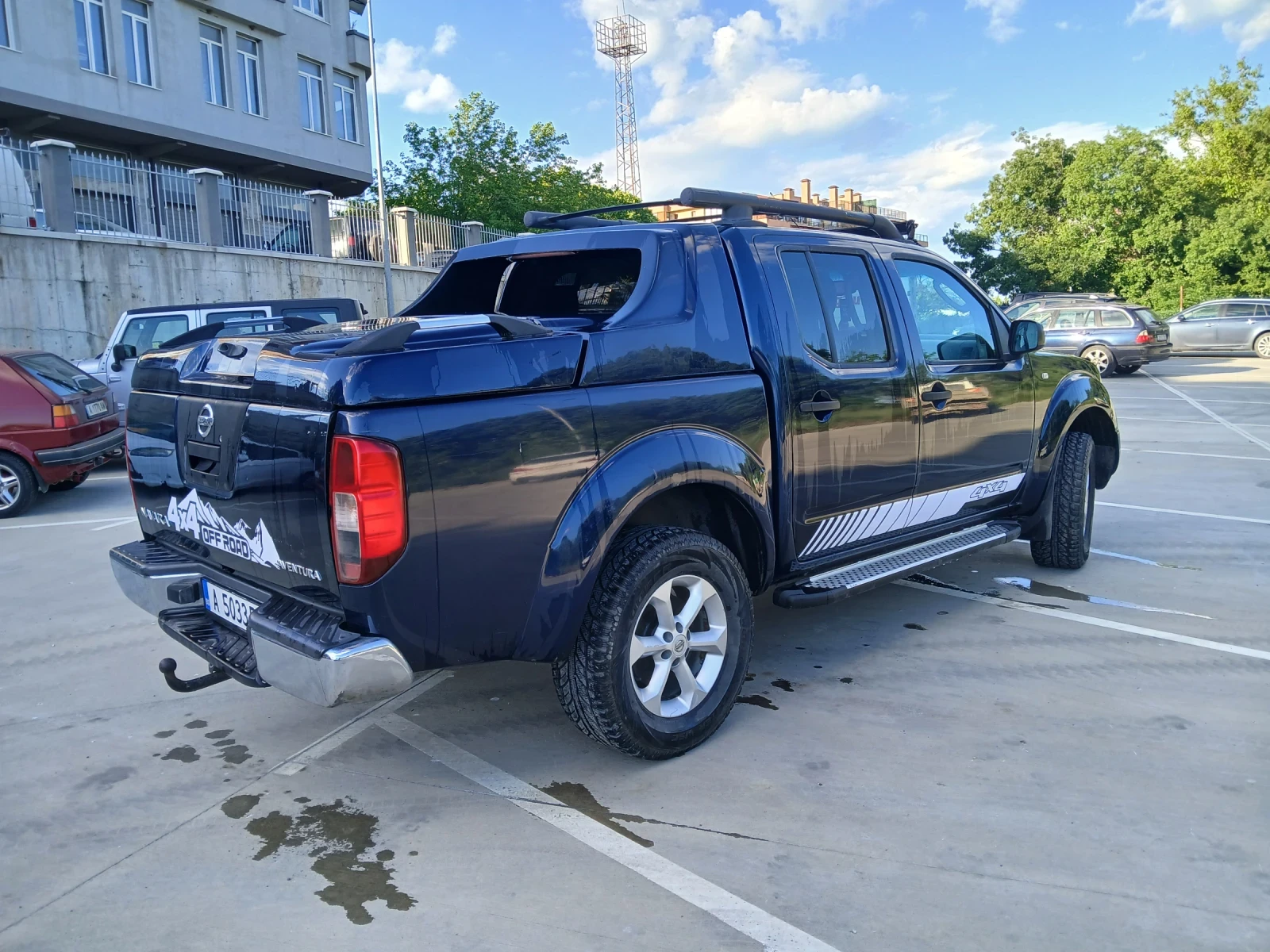 Nissan Navara 2.5 DCI, снимка 3 - Автомобили и джипове - 54726197