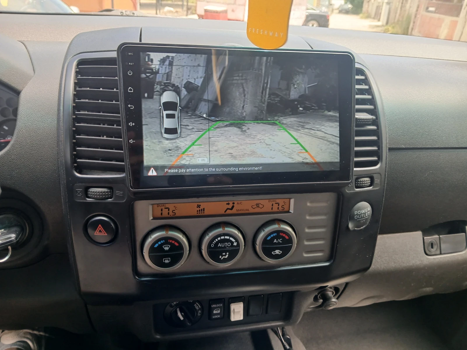 Nissan Navara 2.5 DCI, снимка 11 - Автомобили и джипове - 54726197