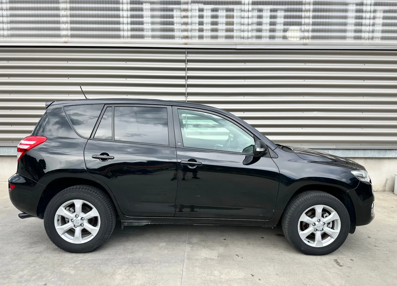 Toyota Rav4 63000 КМ!!!/4х4//, снимка 7 - Автомобили и джипове - 54773342