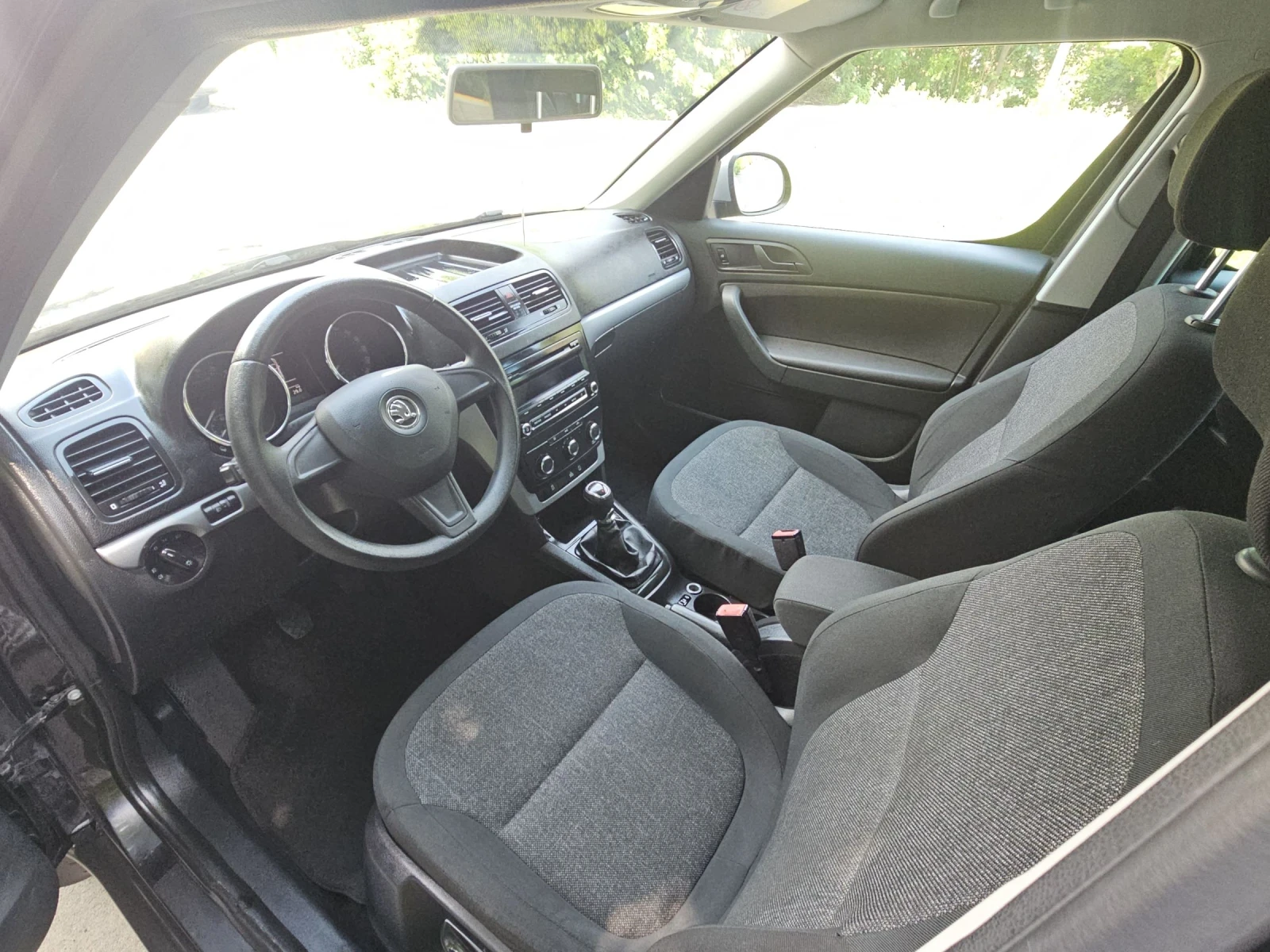 Skoda Yeti 2.0tdi---4x4, снимка 12 - Автомобили и джипове - 55134936