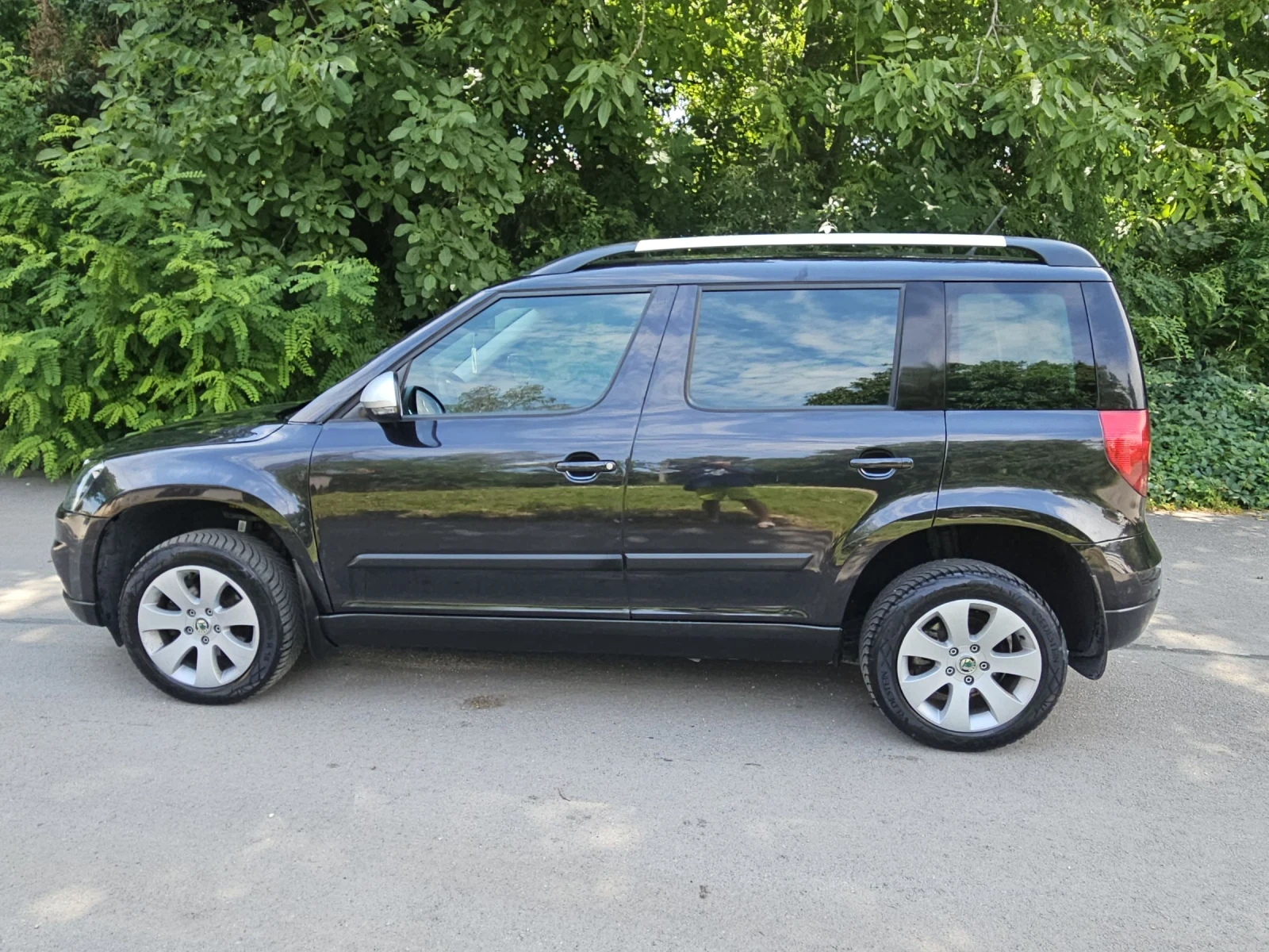 Skoda Yeti 2.0tdi---4x4, снимка 8 - Автомобили и джипове - 55134936