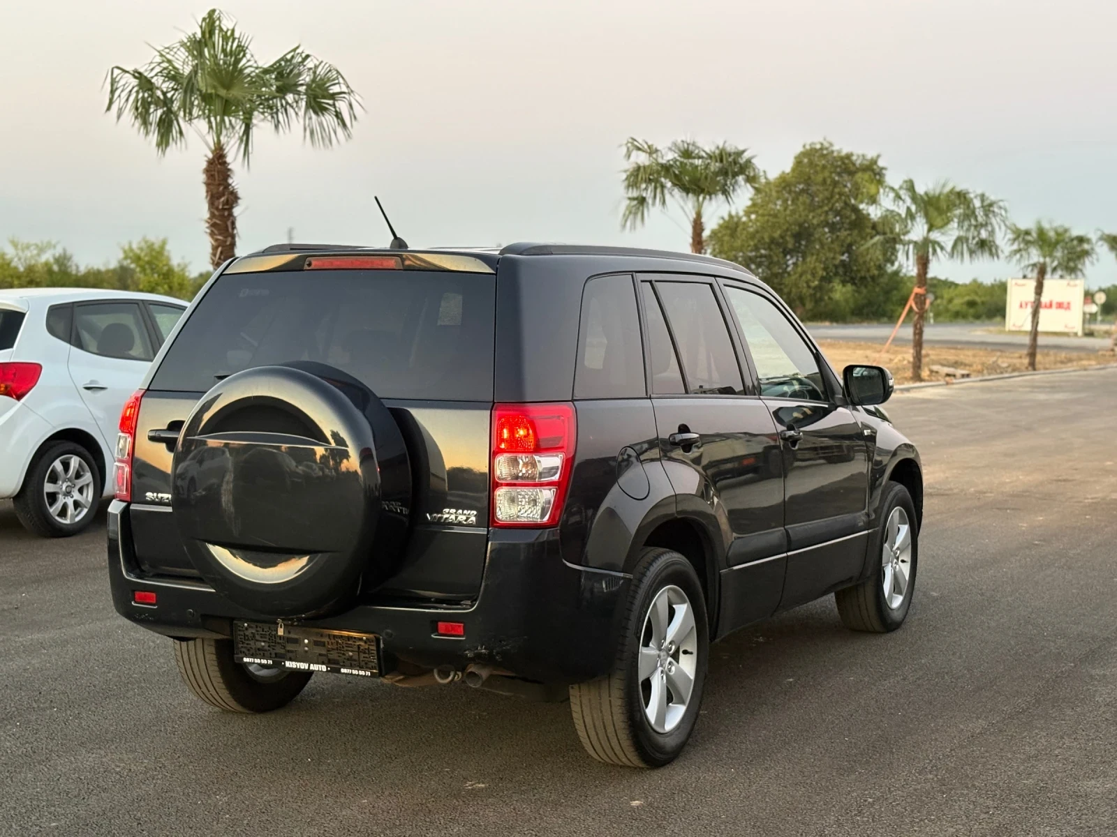 Suzuki Grand vitara 1.9 DDS 4x4 Бавни* Подгрев* Keyless* , снимка 5 - Автомобили и джипове - 55468227