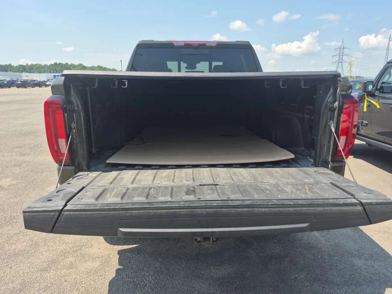 Gmc Sierra * AT4X CREW CAB SHORT BED * CARFAX * , снимка 13 - Автомобили и джипове - 55576042