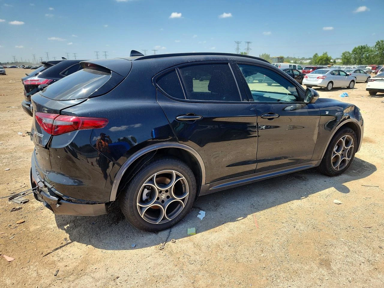 Alfa Romeo Stelvio 2.0l Ti, снимка 3 - Автомобили и джипове - 55591586