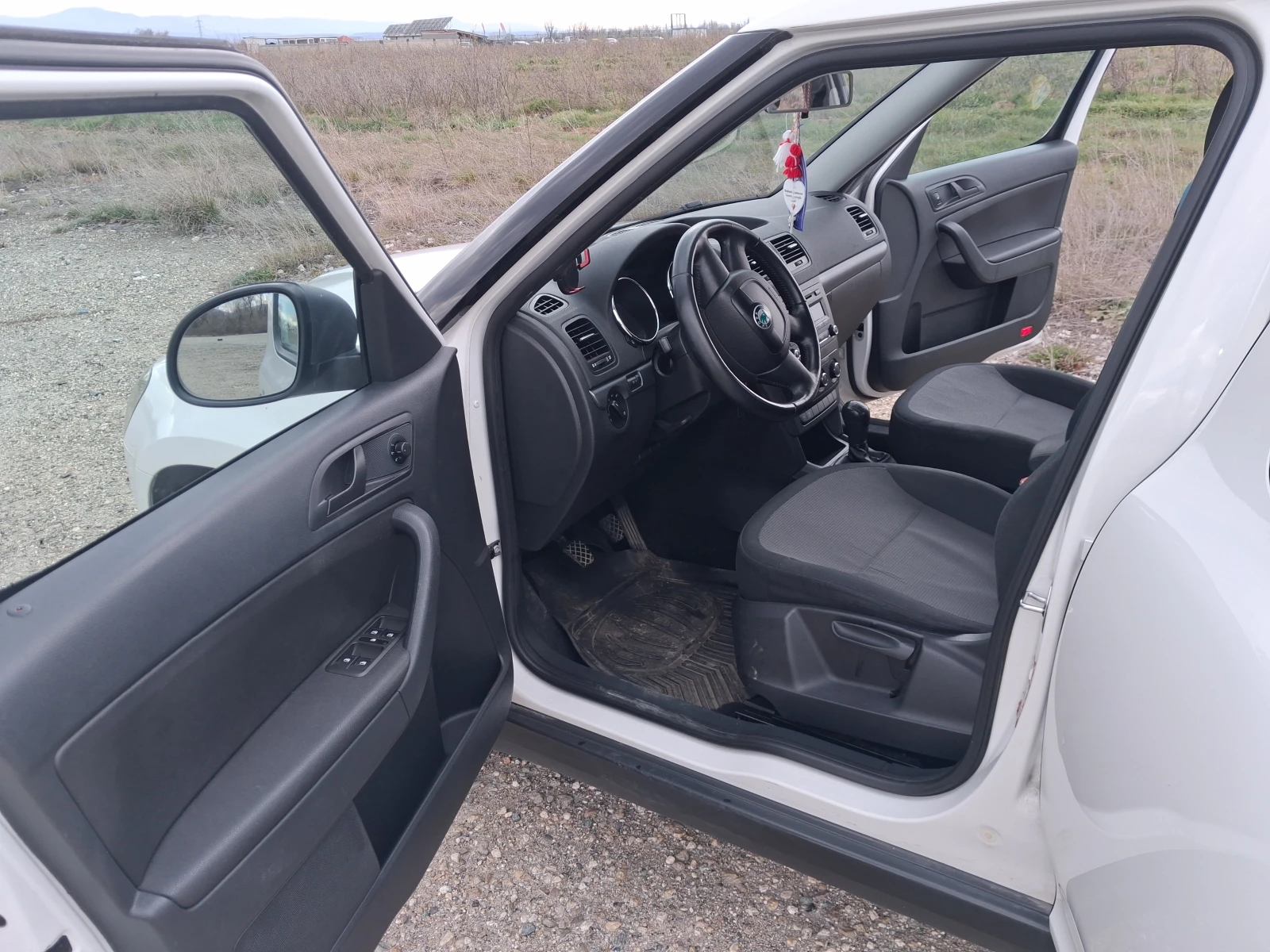 Skoda Yeti Greenline, снимка 8 - Автомобили и джипове - 56091735
