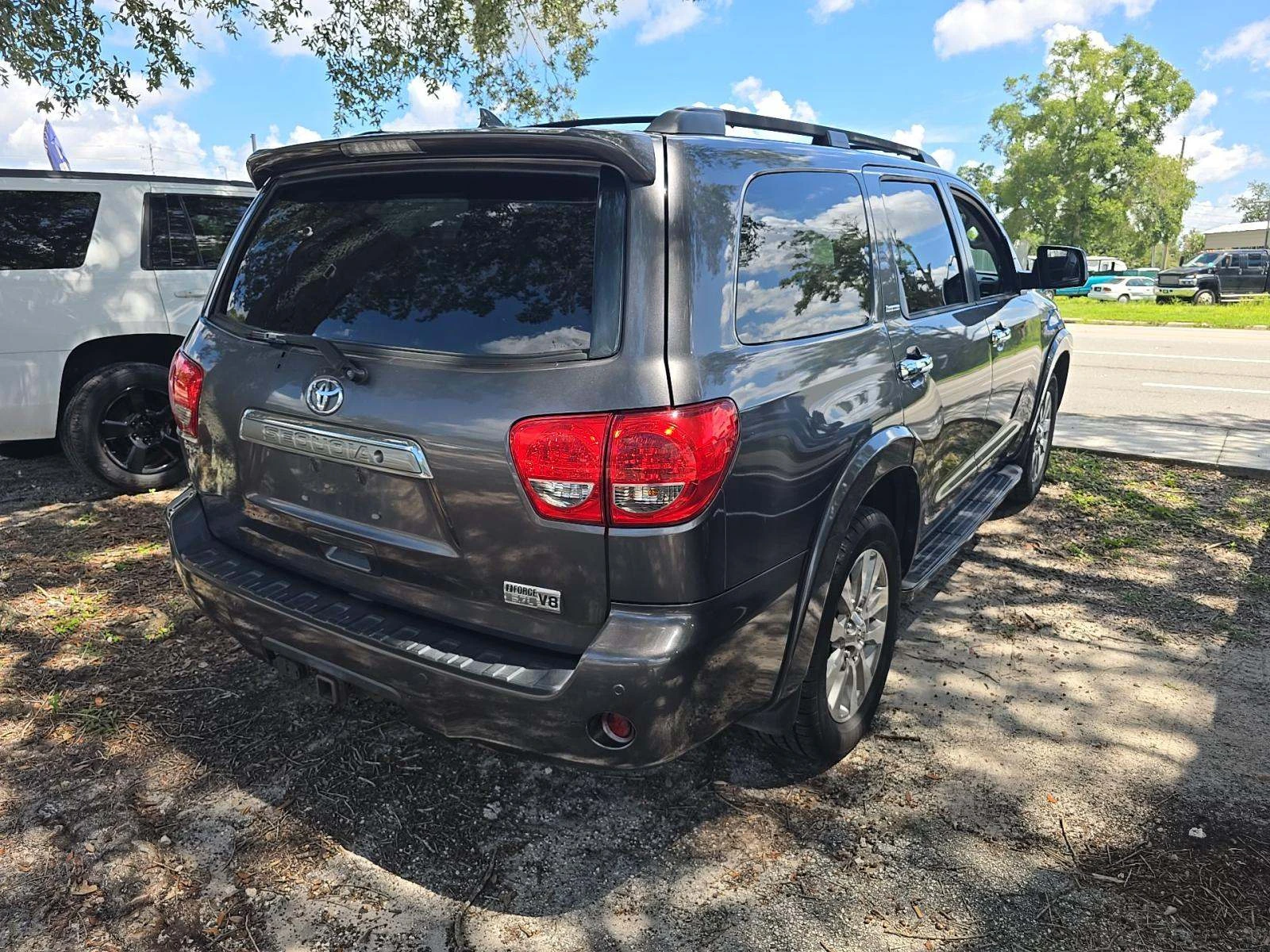 Toyota Sequoia 5.7* V8* LIMITED* ПОДГРЕВ* КАМЕРА* JBL* , снимка 2 - Автомобили и джипове - 56145718