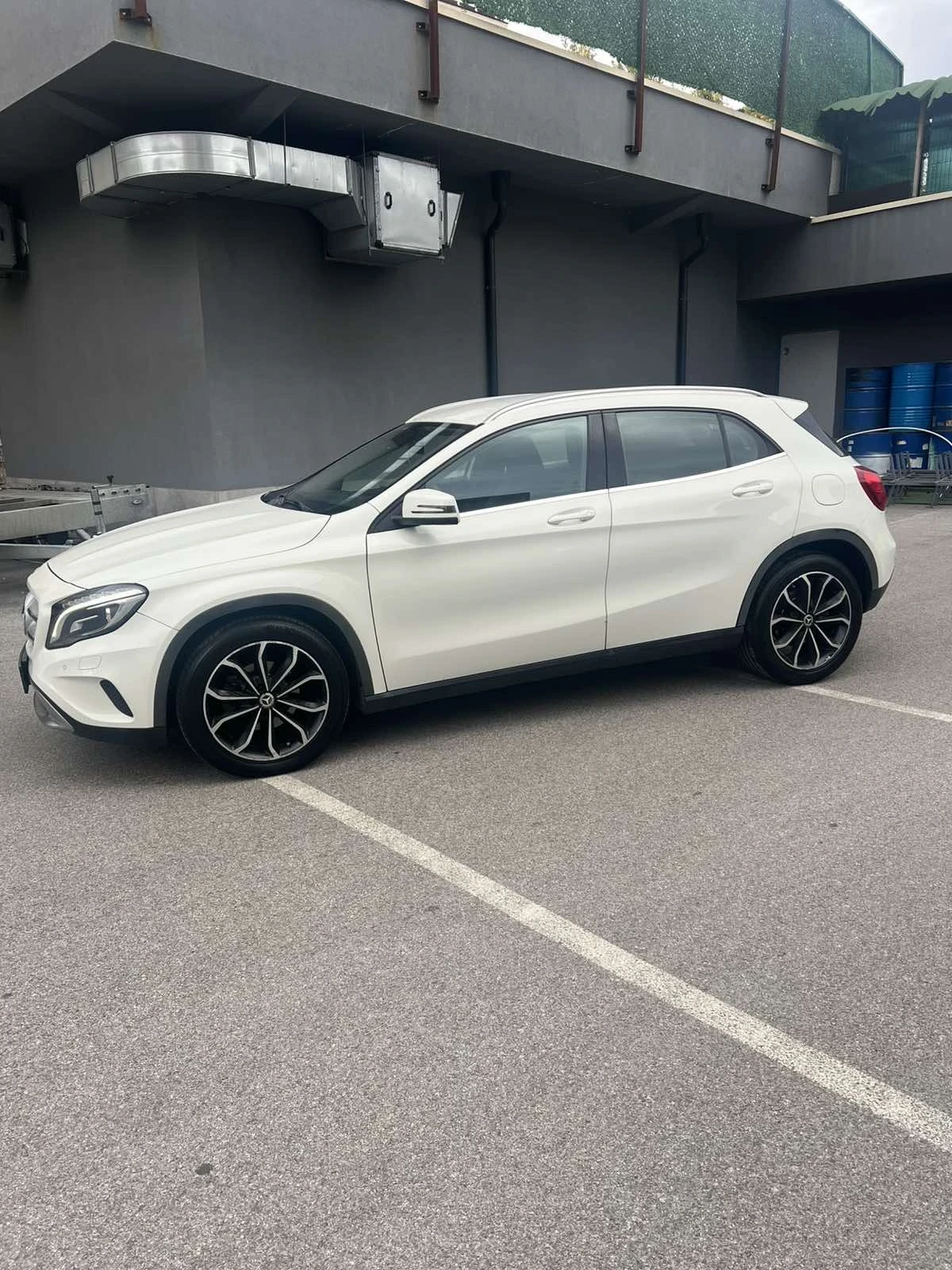 Mercedes-Benz GLA 200CDI 4-matic LED CAMERA, снимка 2 - Автомобили и джипове - 56198497