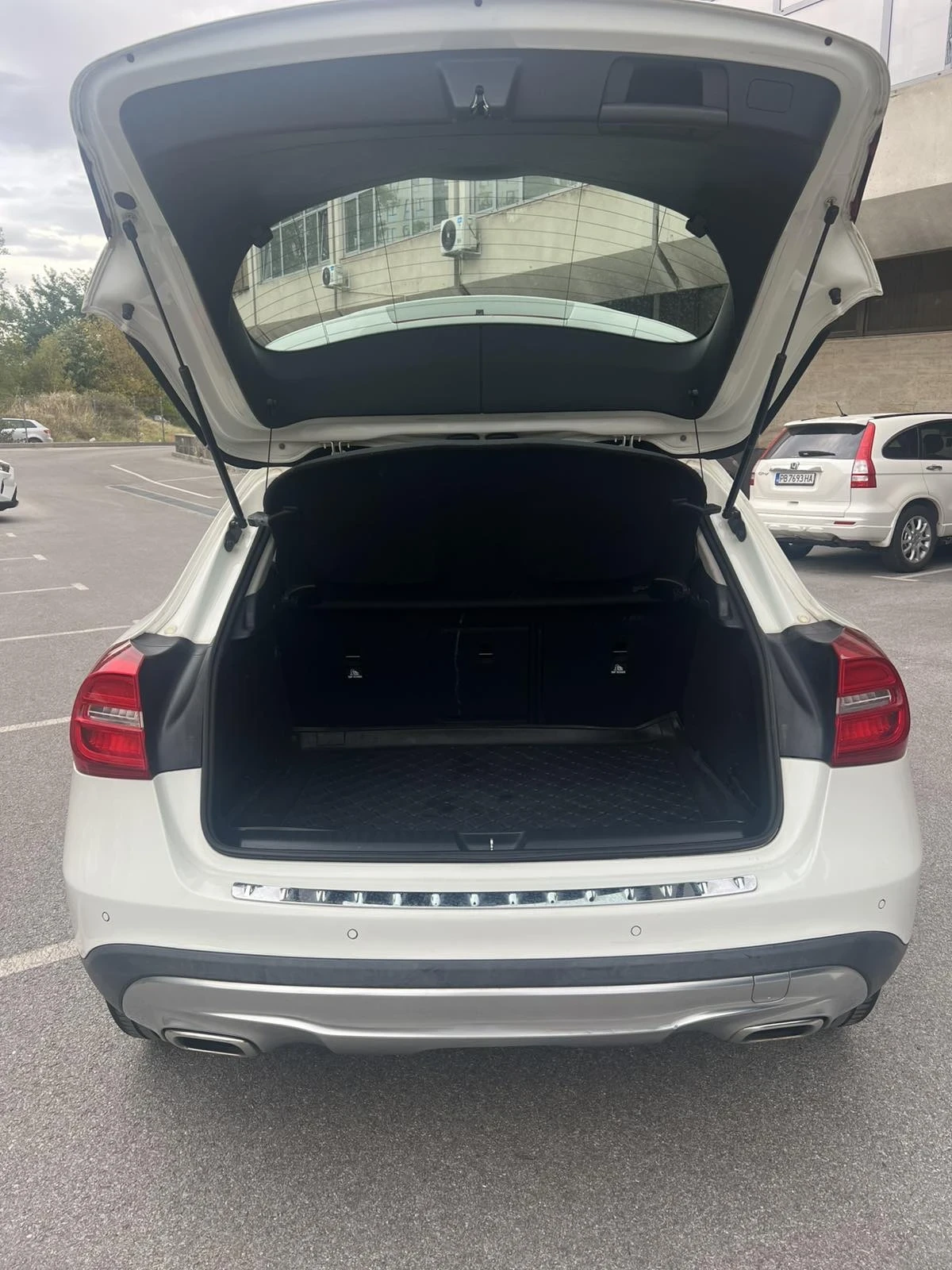 Mercedes-Benz GLA 200CDI 4-matic LED CAMERA, снимка 8 - Автомобили и джипове - 56198497