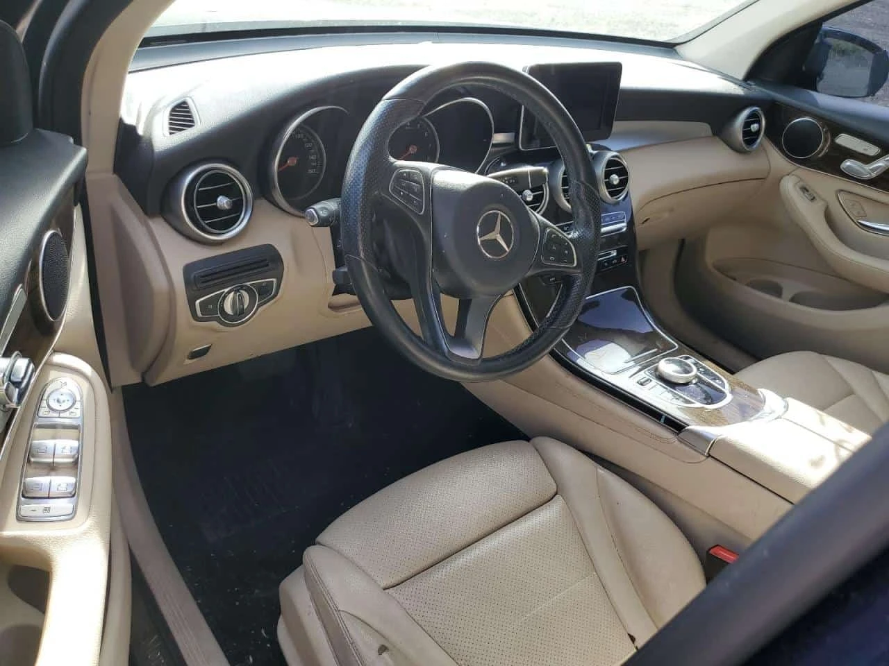 Mercedes-Benz GLC * 4MATIC * CARFAX * ОПЦИЯ ЗА ФИНАНСИРАНЕ * , снимка 8 - Автомобили и джипове - 56256808