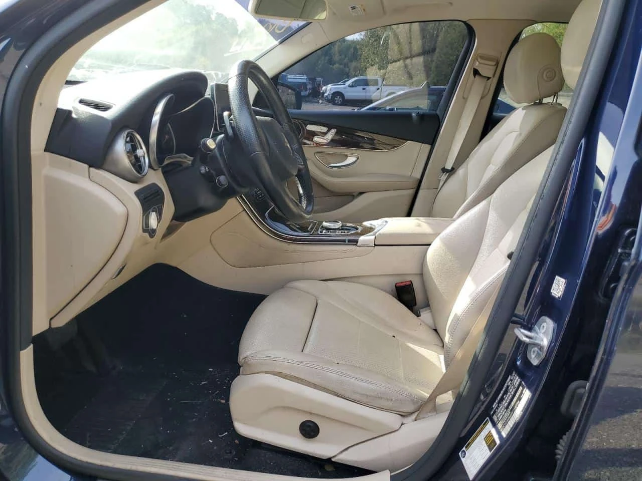 Mercedes-Benz GLC * 4MATIC * CARFAX * ОПЦИЯ ЗА ФИНАНСИРАНЕ * , снимка 7 - Автомобили и джипове - 56256808