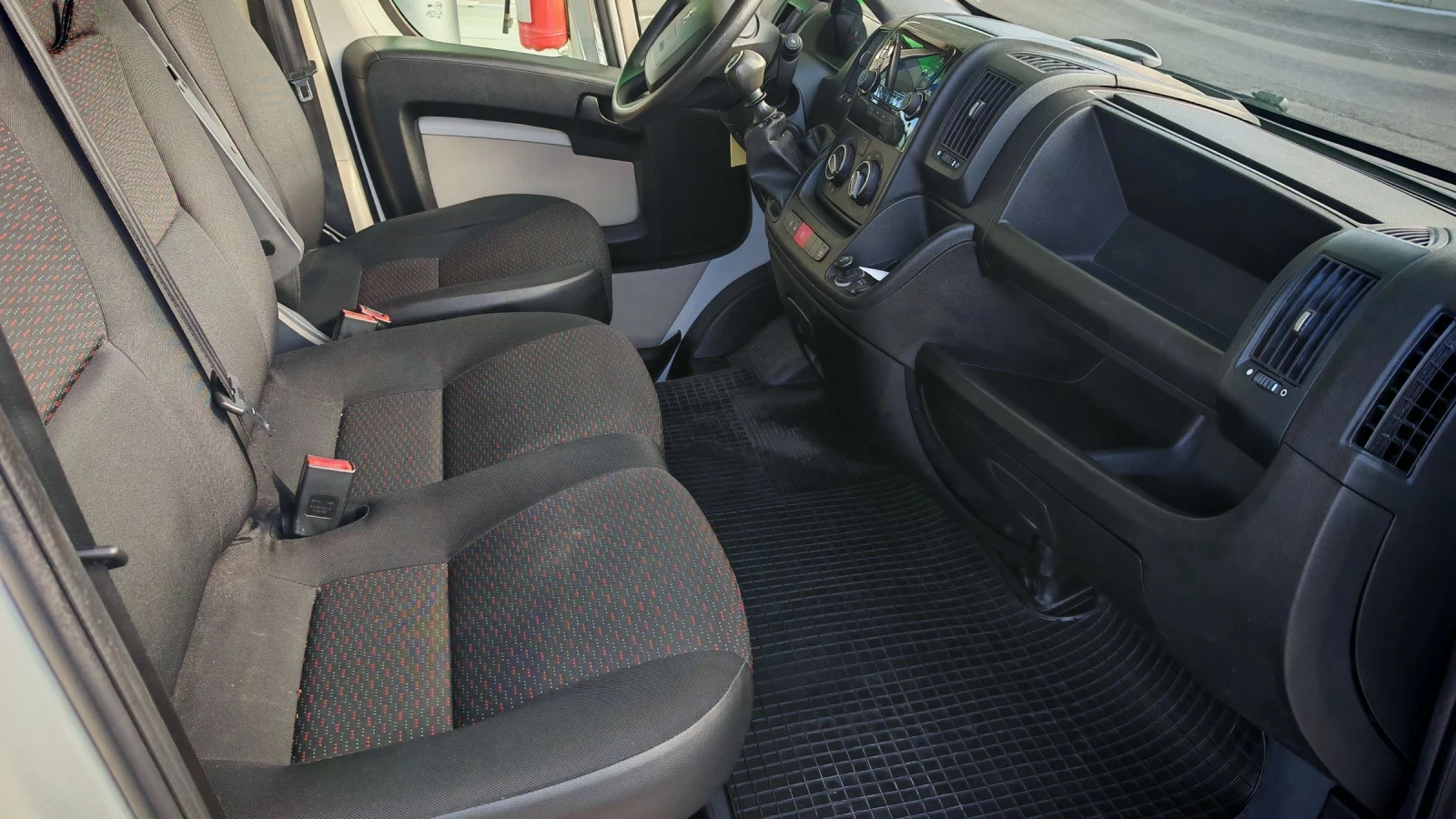 Peugeot Boxer 2.0HDI150k.MAXI.НОВ МОТОР, ТОП СЪСТОЯНИЕ , снимка 9 - Бусове и автобуси - 52152924