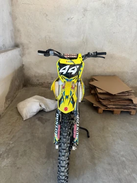Suzuki 250, снимка 1