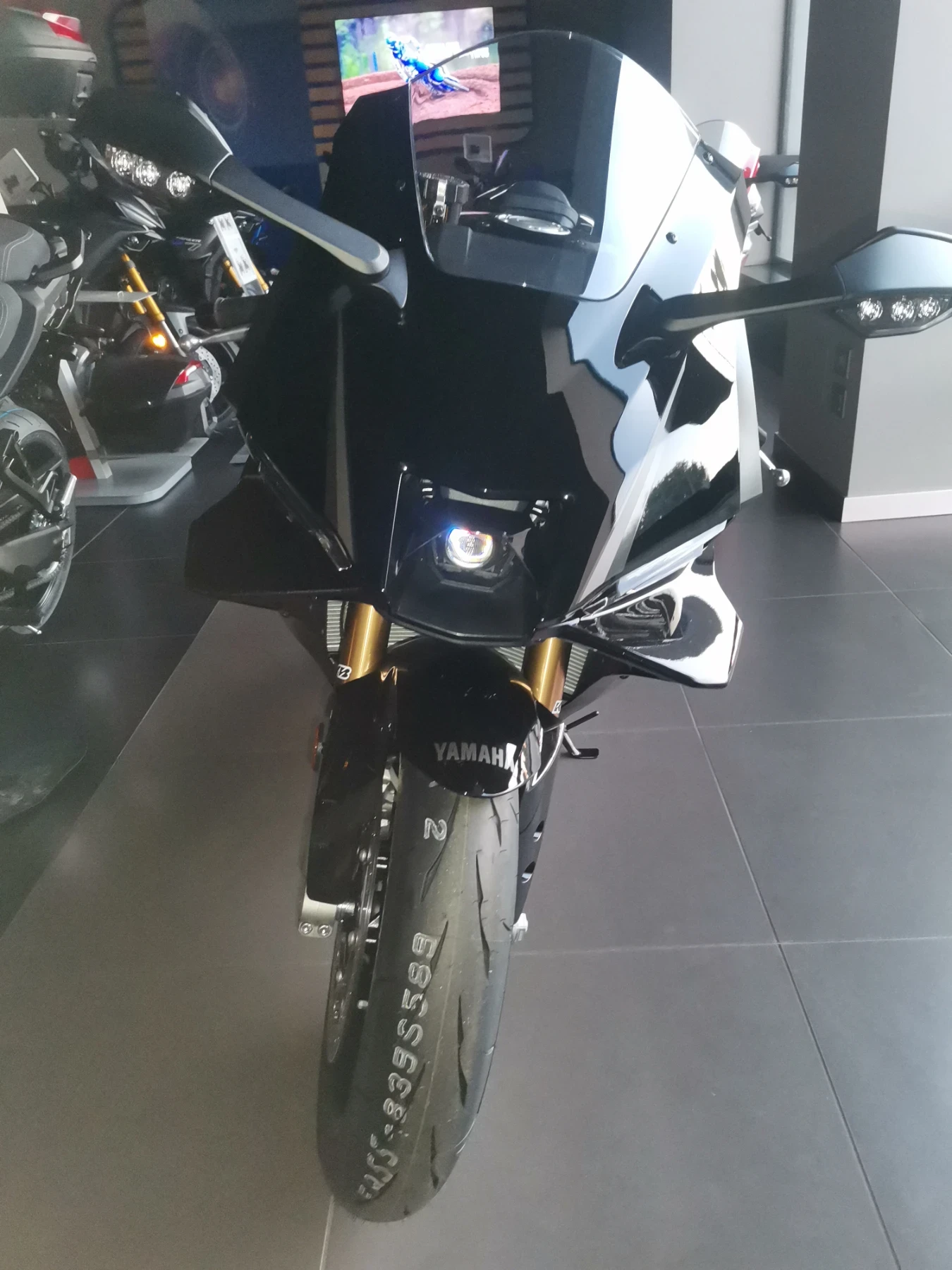Yamaha YZF-R1 R9 2026 NEW ЧЕРЕН НАЛИЧЕН, снимка 2 - Мотоциклети и мототехника - 55213059