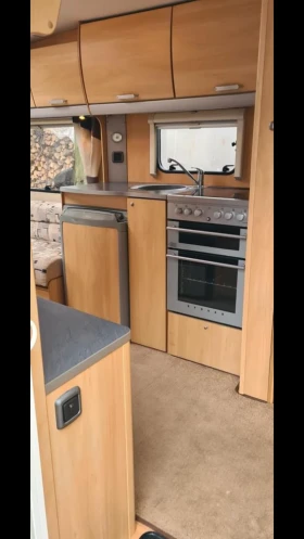 Каравана Swift, снимка 3