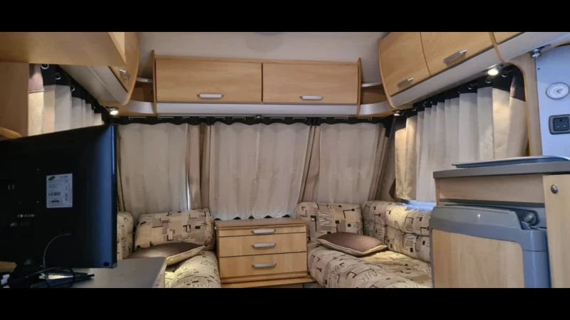 Каравана Swift, снимка 6 - Каравани и кемпери - 52825830