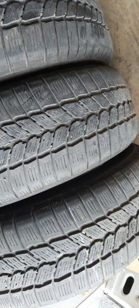 Гуми Зимни 215/65R15, снимка 3
