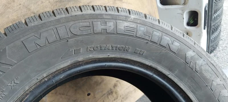 Гуми Зимни 215/65R15, снимка 6 - Гуми и джанти - 31257657