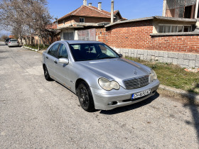 Mercedes-Benz C 180, снимка 1 - Автомобили и джипове - 45634439