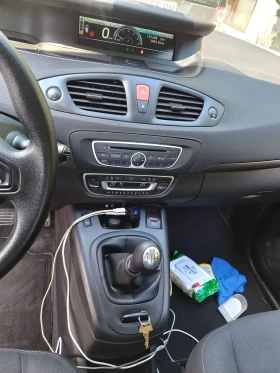 Renault Grand scenic - 4000 € / 7823.32 лв. - 93308722 5