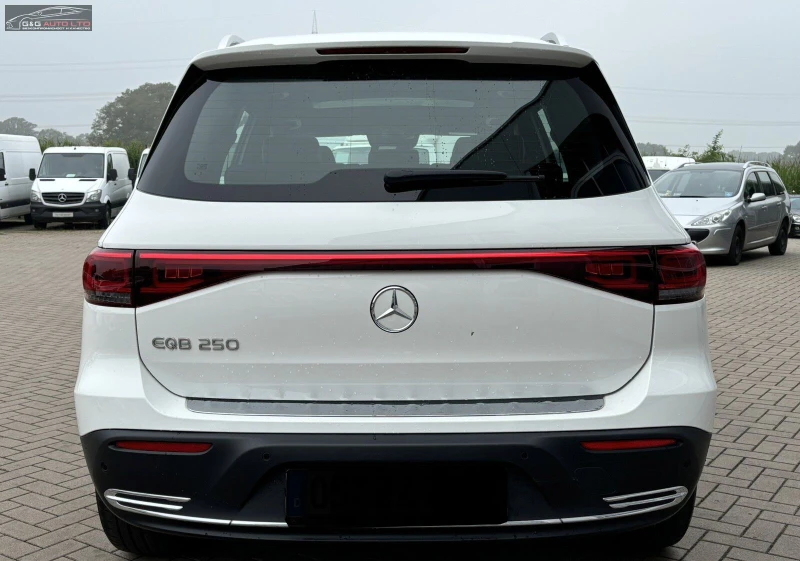 Mercedes-Benz EQB ELECTRIC/190HP/250 PROGR/DISTR/PANO/894a, снимка 8 - Автомобили и джипове - 47421222