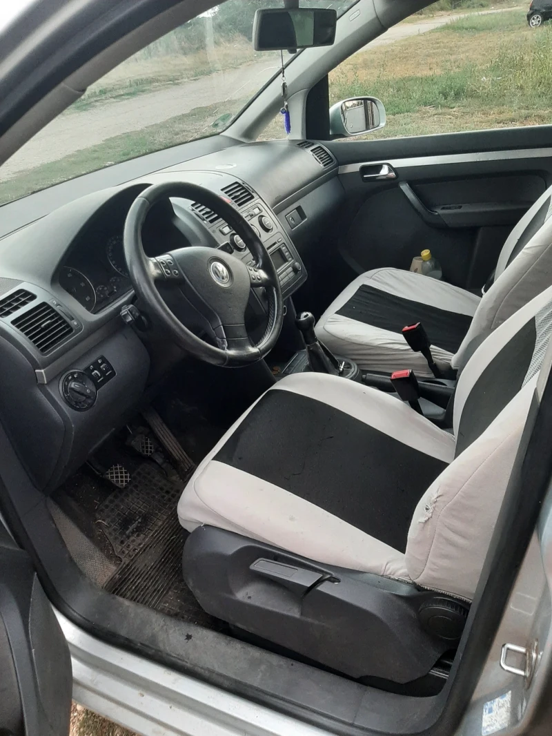 VW Touran, снимка 5 - Автомобили и джипове - 47458648