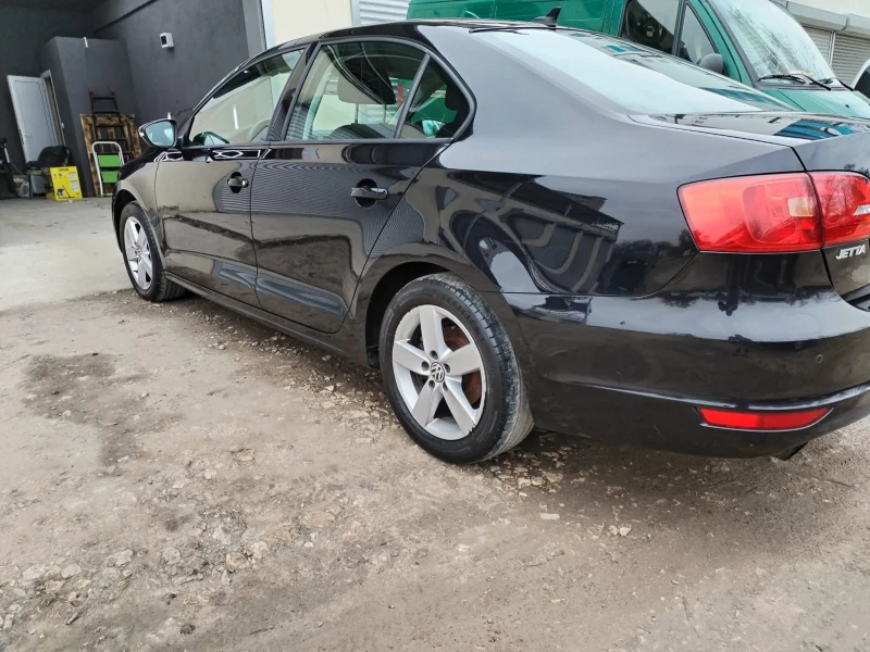 VW Jetta 1.6TDI, снимка 11 - Автомобили и джипове - 48245684