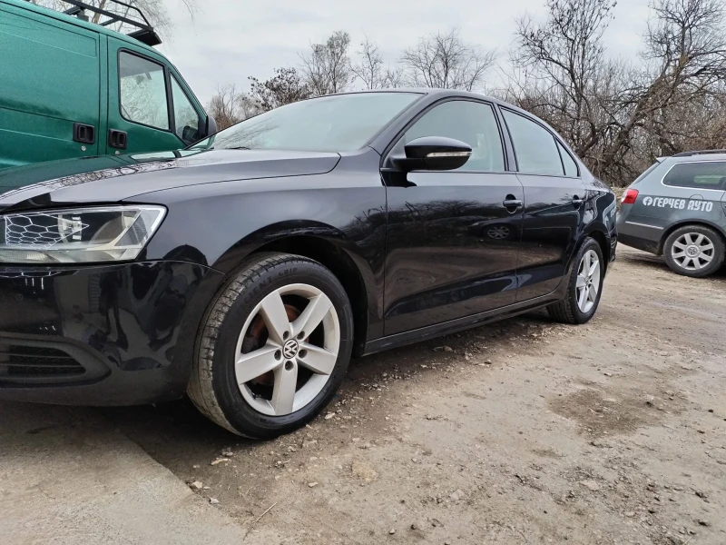 VW Jetta 1.6TDI, снимка 8 - Автомобили и джипове - 48245684