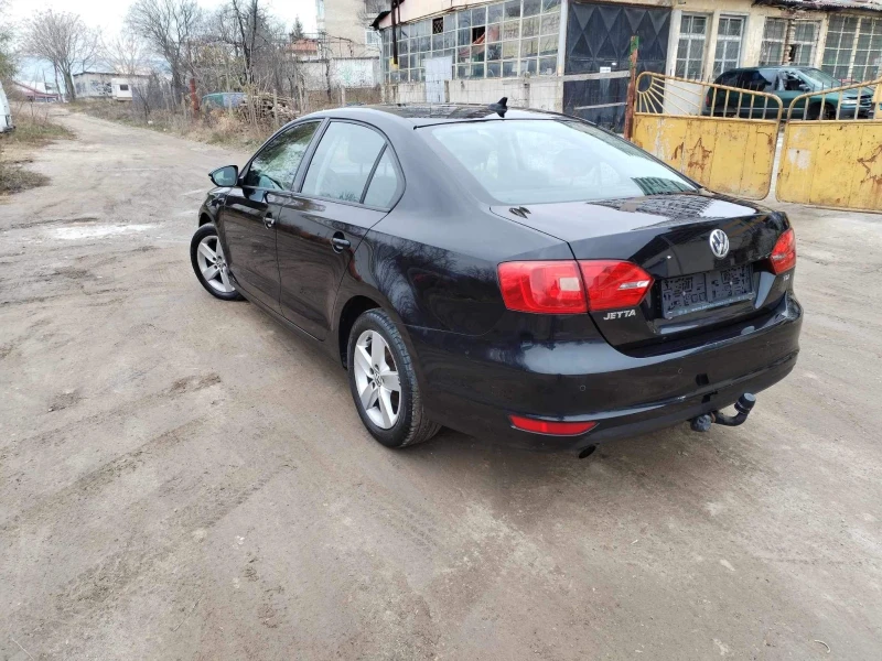 VW Jetta 1.6TDI, снимка 3 - Автомобили и джипове - 48245684