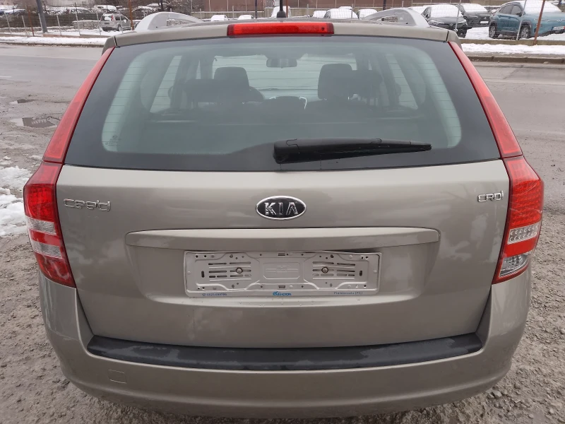 Kia Ceed 1, 6 CRDI/FACELIFT, снимка 6 - Автомобили и джипове - 48495950