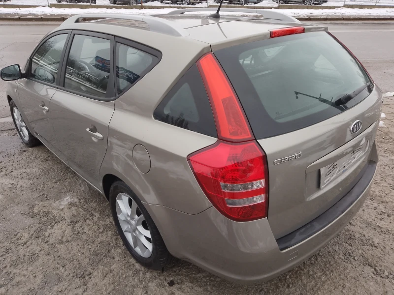 Kia Ceed 1, 6 CRDI/FACELIFT, снимка 7 - Автомобили и джипове - 48495950