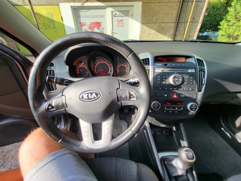 Kia Ceed 1.4, снимка 9 - Автомобили и джипове - 52656498