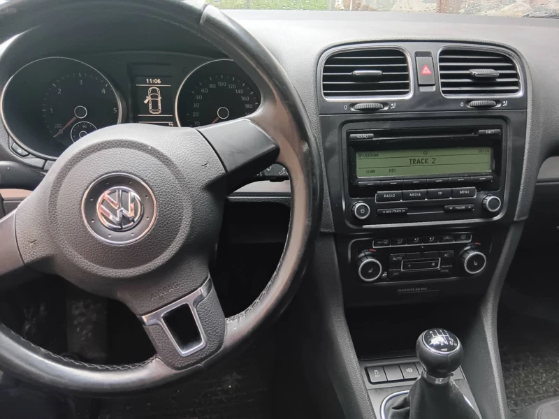VW Golf 2.0тди 140кс 2010год.Панорама Теглич., снимка 12 - Автомобили и джипове - 53005580