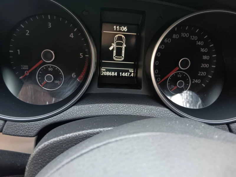 VW Golf 2.0тди 140кс 2010год.Панорама Теглич., снимка 13 - Автомобили и джипове - 53005580