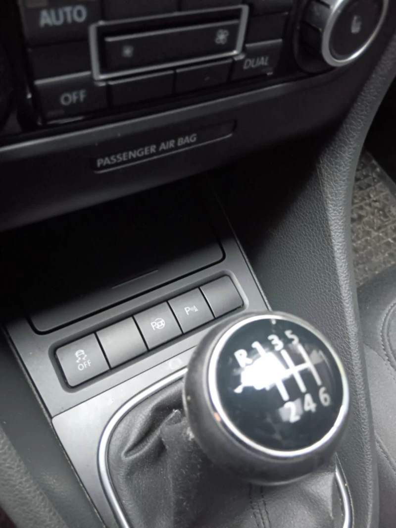 VW Golf 2.0тди 140кс 2010год.Панорама Теглич., снимка 10 - Автомобили и джипове - 53005580