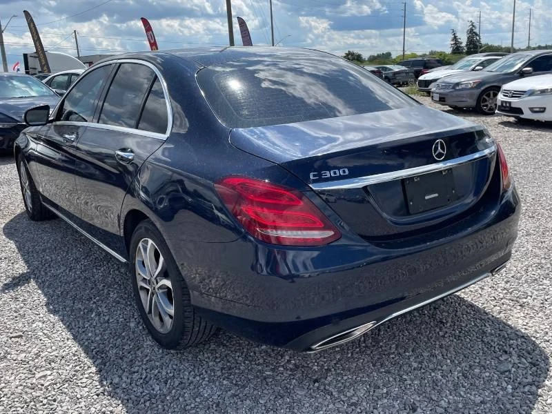 Mercedes-Benz C 300 * 4MATIC * PANO * 2 КЛЮЧА * CARFAX, снимка 6 - Автомобили и джипове - 55911887