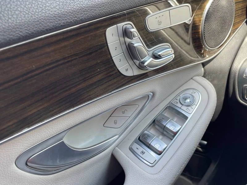Mercedes-Benz C 300 * 4MATIC * PANO * 2 КЛЮЧА * CARFAX, снимка 15 - Автомобили и джипове - 55911887