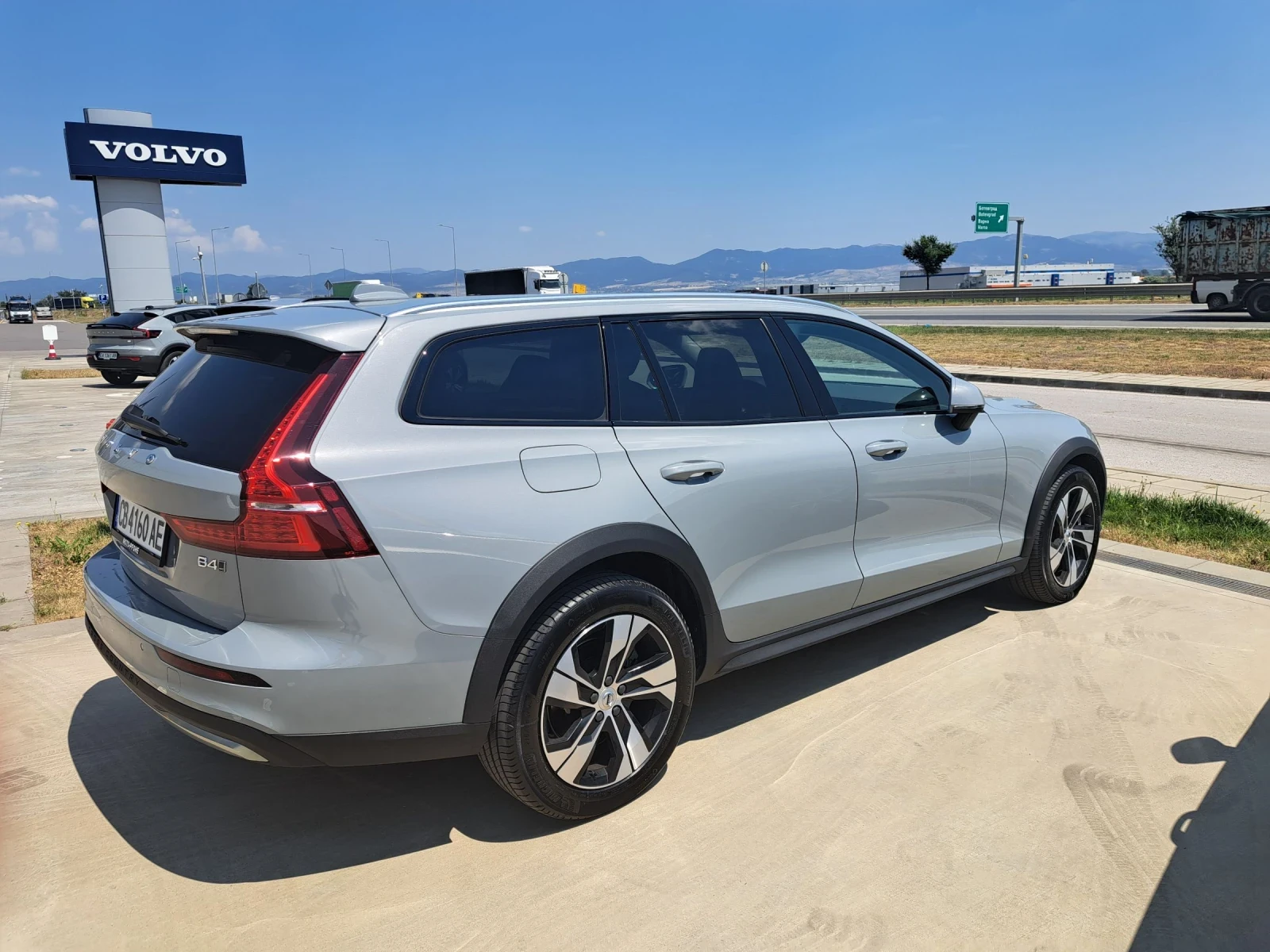 Volvo V60 Cross Country Cross Country B4 - изображение 6