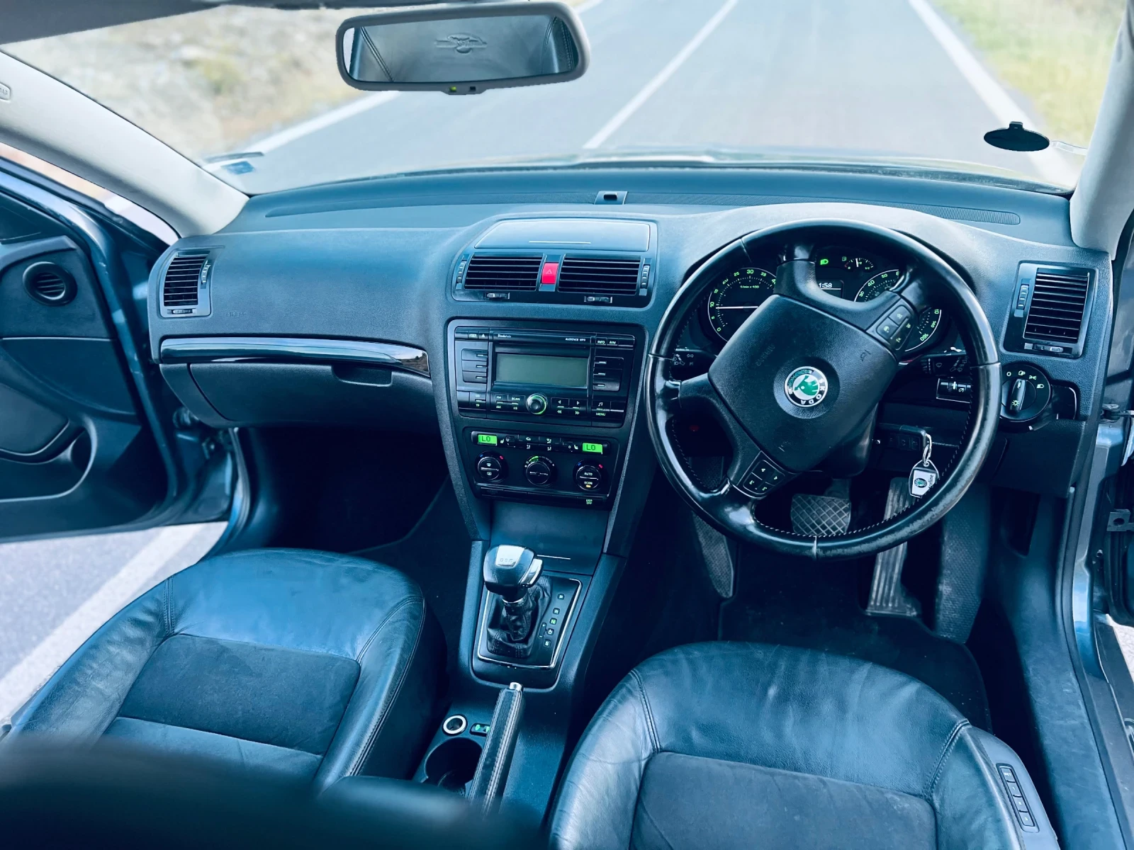 Skoda Octavia 2.0TDI десен волан - изображение 10