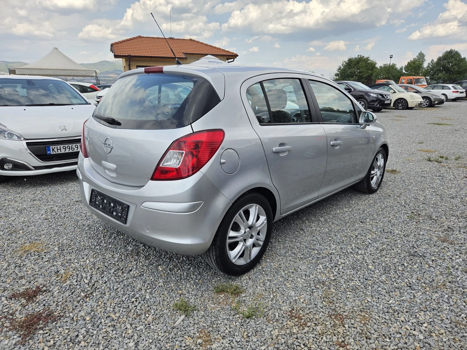 Opel Corsa 1.2 i. GPL - изображение 5