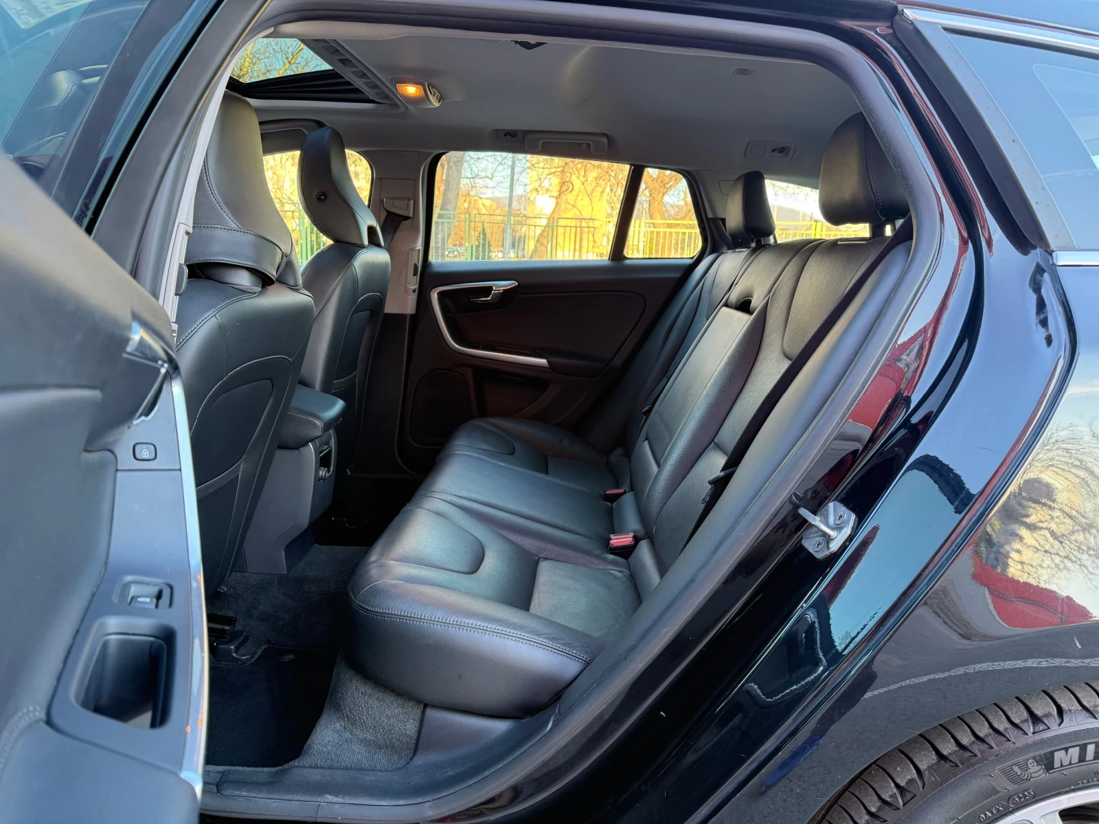 Volvo V60 2.4* PLUG-IN-HYB* 4�4* �������* ���������* ������� | Mobile.bg � ����������� 12