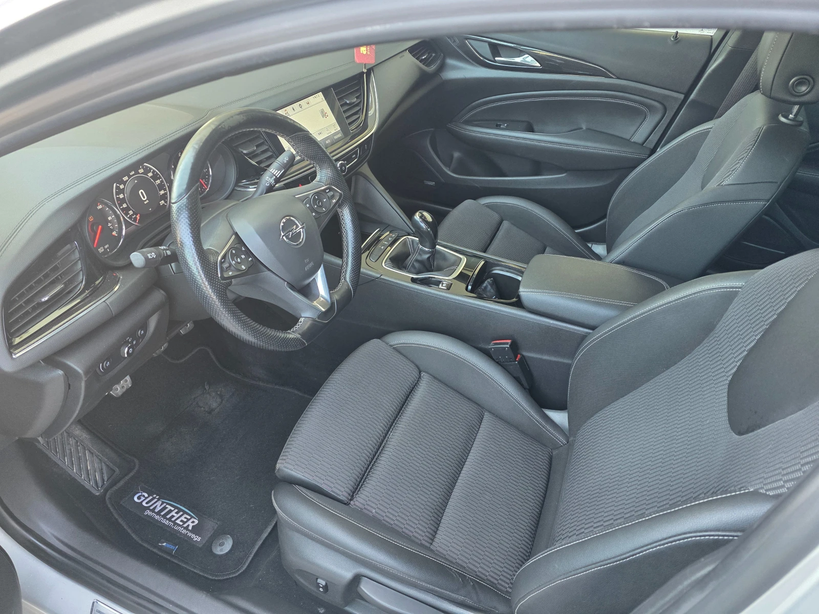 Opel Insignia GRANDE SPORT 4X4, снимка 17 - Автомобили и джипове - 53704977