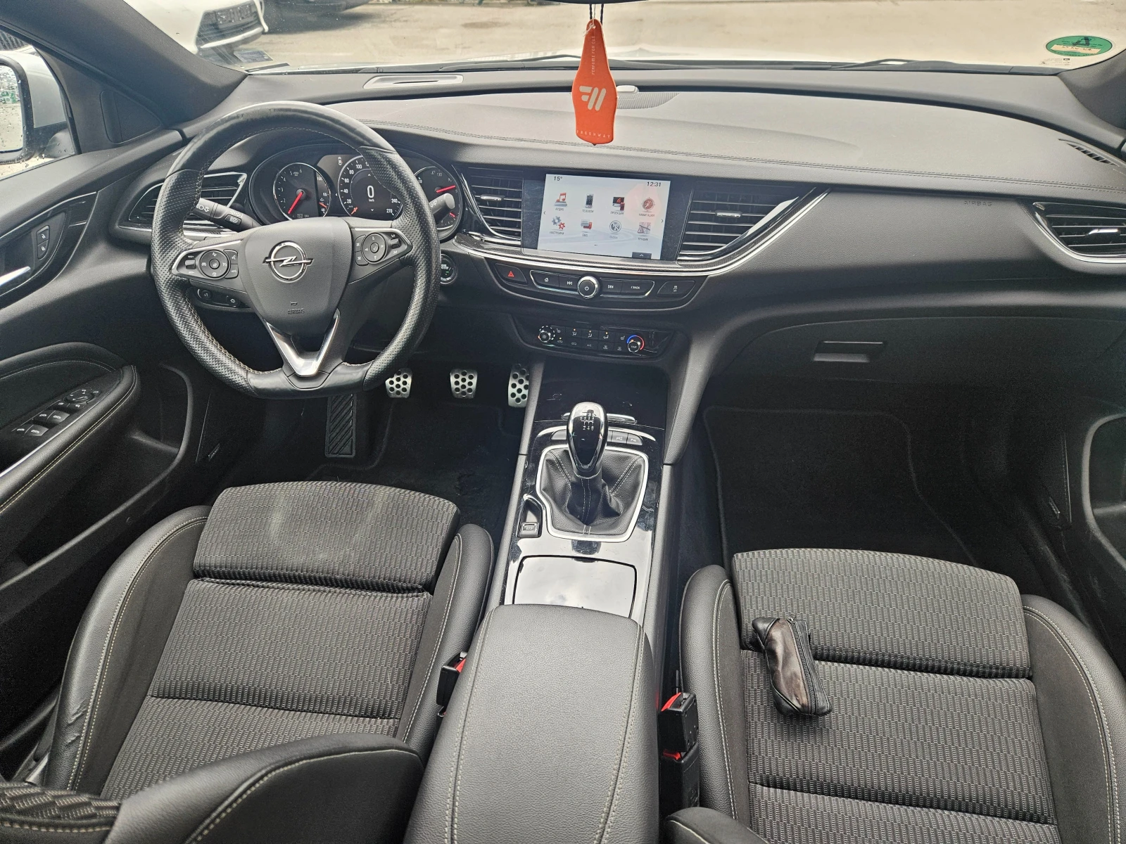 Opel Insignia GRANDE SPORT 4X4, снимка 9 - Автомобили и джипове - 53704977