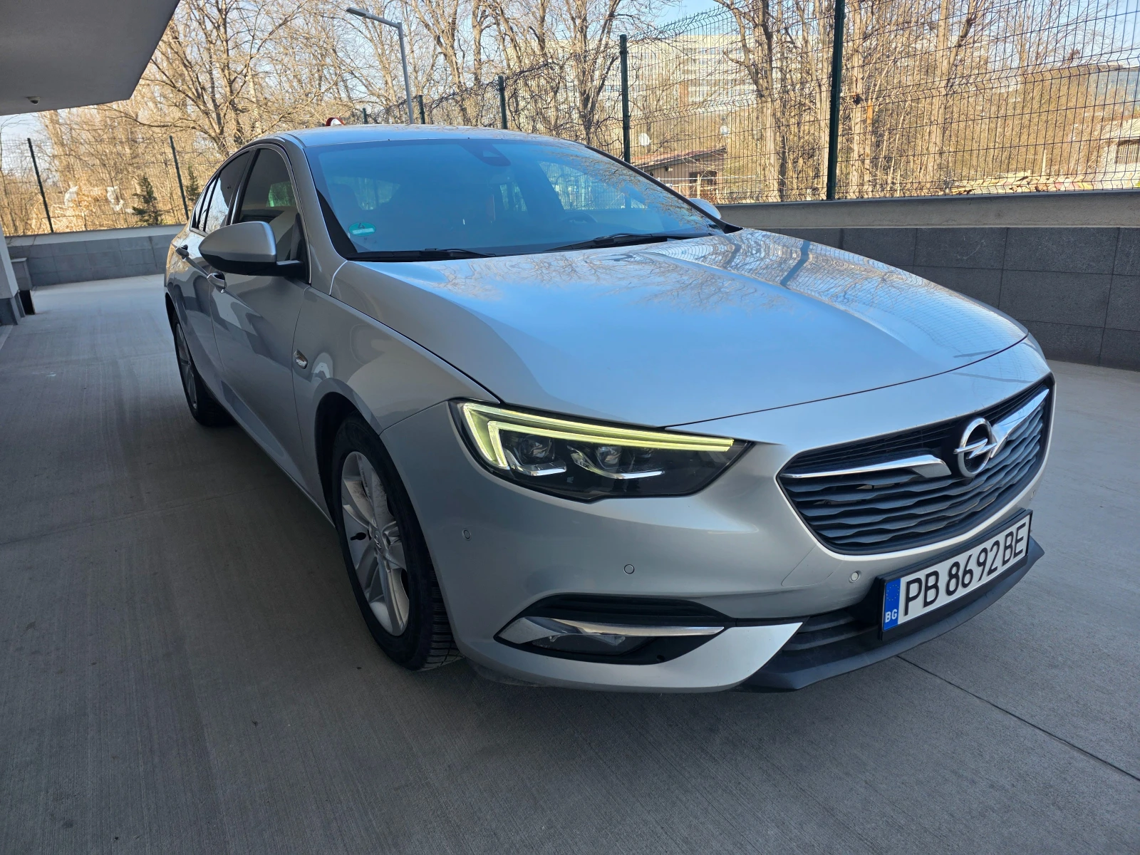 Opel Insignia GRANDE SPORT 4X4, снимка 2 - Автомобили и джипове - 53704977