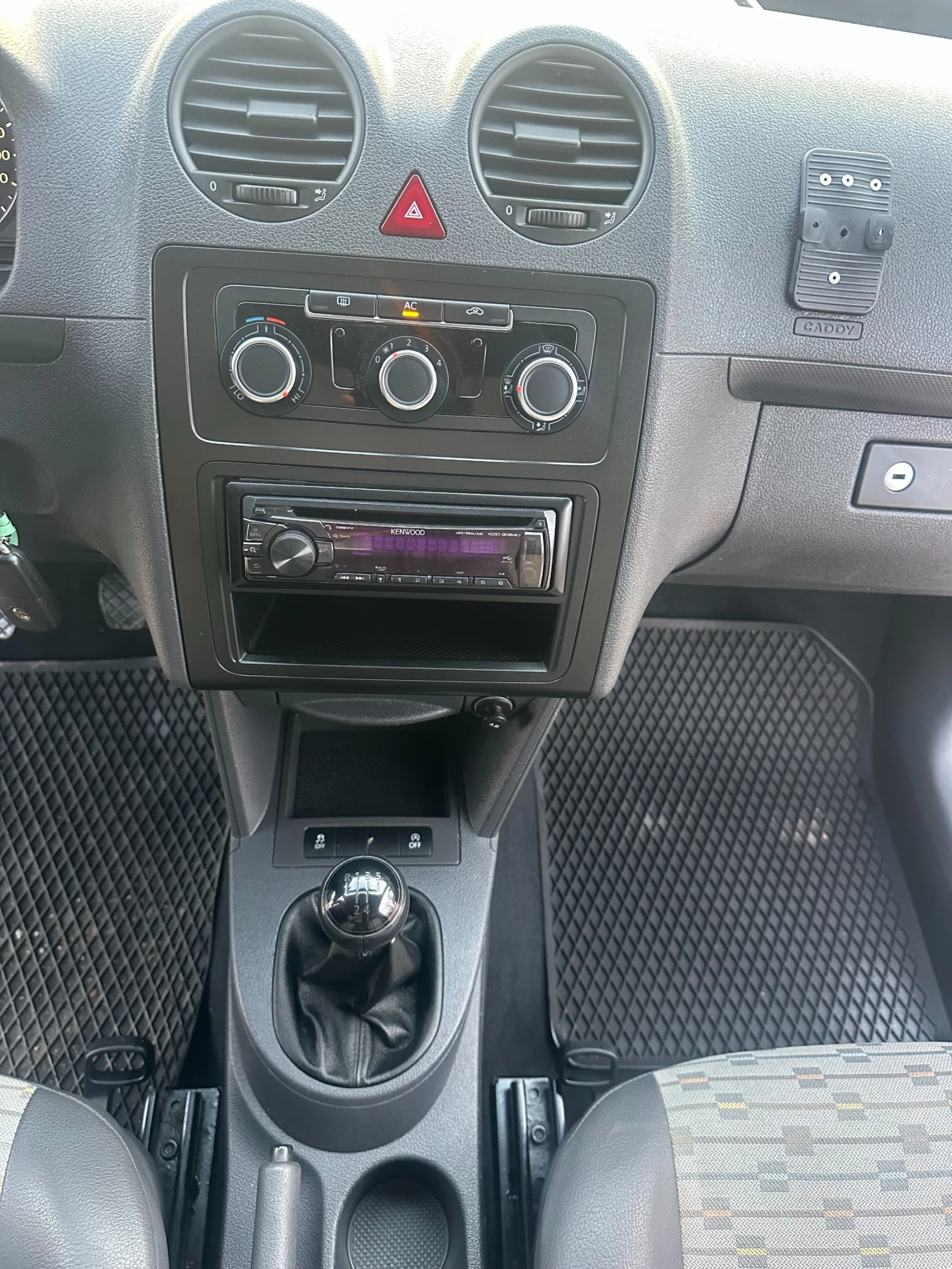 VW Caddy 2, 0TDI 102KC, снимка 11 - Автомобили и джипове - 53710075