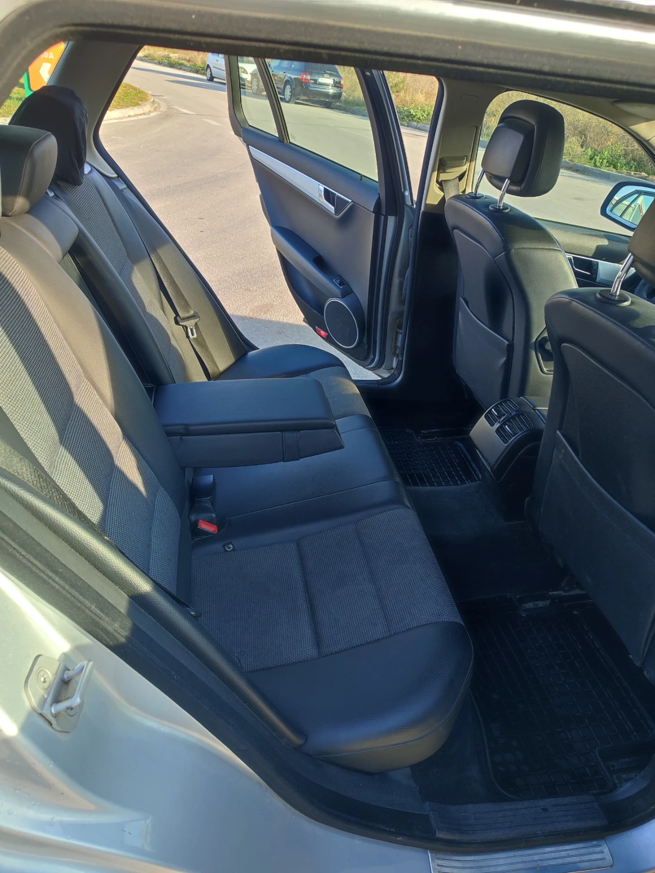 Mercedes-Benz C 220, снимка 12 - Автомобили и джипове - 53752498