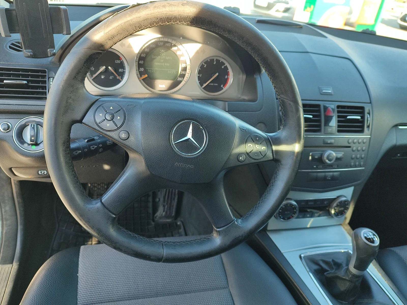 Mercedes-Benz C 220, снимка 9 - Автомобили и джипове - 53752498